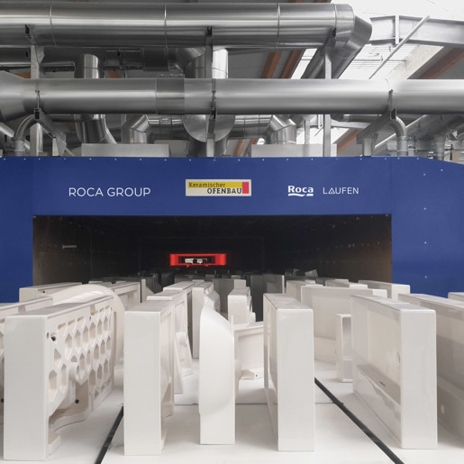 LAUFEN informiert: Die Roca Gruppe investiert in den weltweit ersten elektrischen Tunnelofen für Sanitärkeramik.